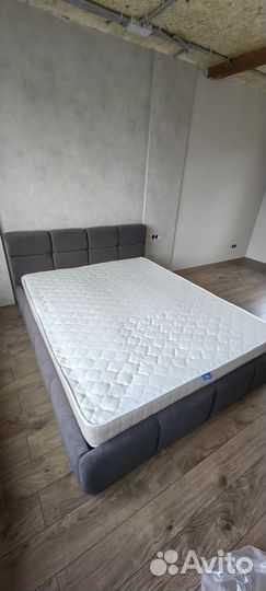 Кровать двухспальная