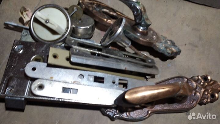 Зап части к замкам