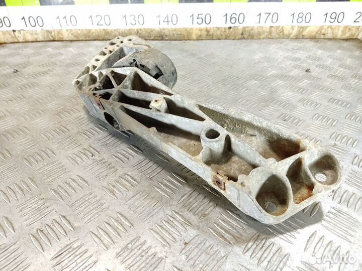 Кронштейн кпп Bmw 7 f02 2008-2015