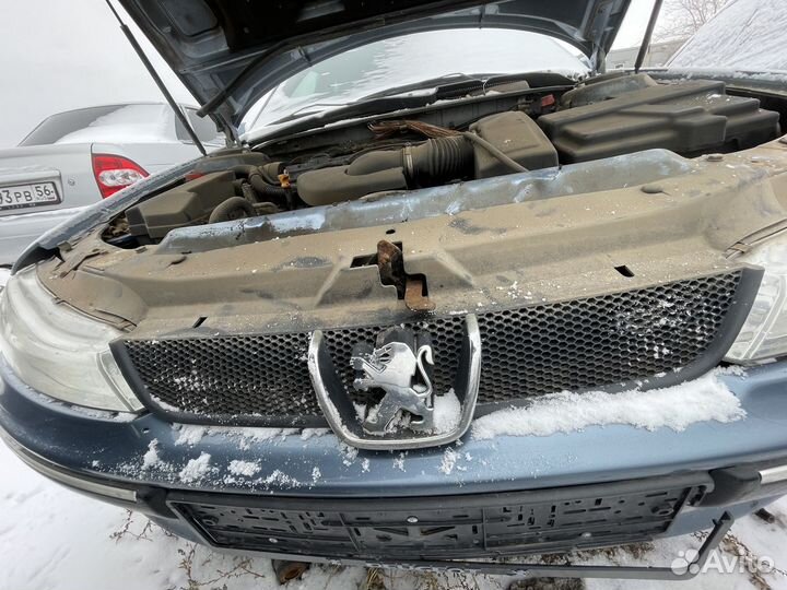 Пежо 406 Решетка радиатора peugeot 406