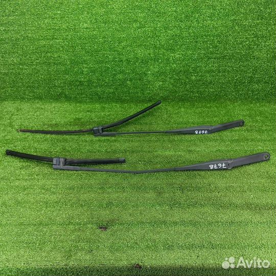 Поводок стеклоочистителя Ford Focus 2 2007 1731534