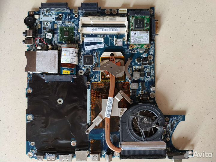 Toshiba Salitelite A300D (Dab3gmb6e0 REV:E)