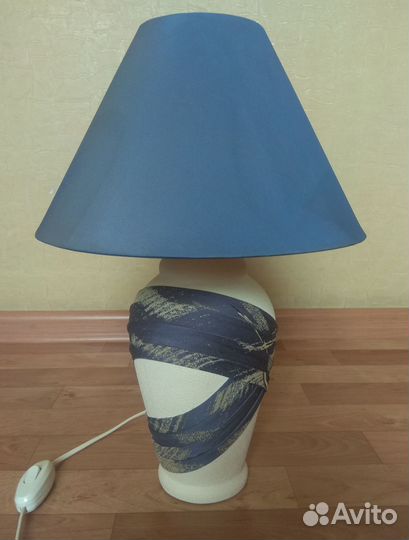 Лампа настольная прикроватная
