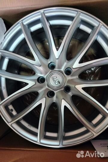 Комплект колесных дисков R18