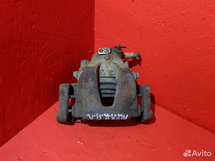 Суппорт передний левый Альфа Ромео 156