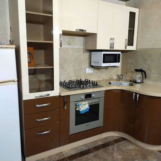 2-к. квартира, 54 м², 2/5 эт.