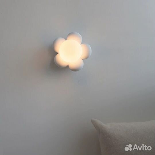 Настенный светильник Flower Pur