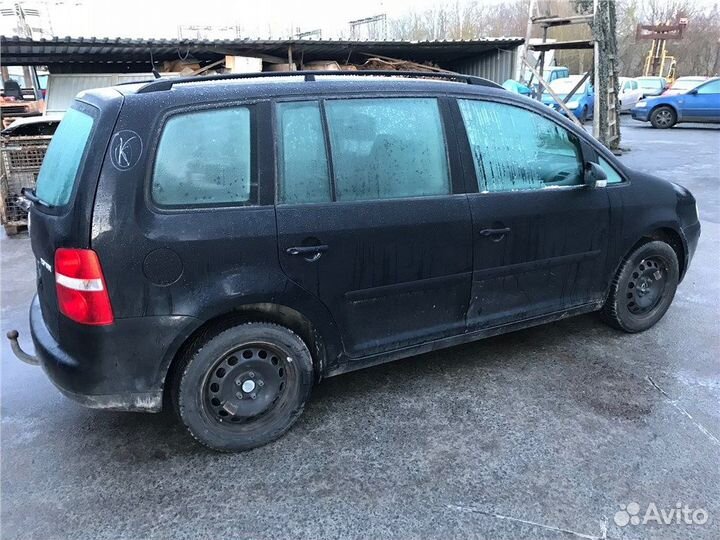 Разбор на запчасти Volkswagen Touran