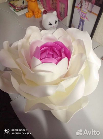 Ростовые цветы с подсветкой и без