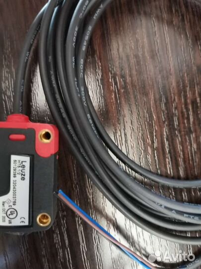 Оптический датчик Leuze Electronic HT5. 1/2