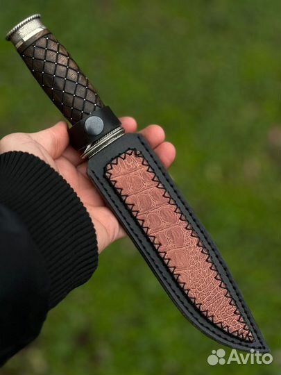 Нож из дамасской стали