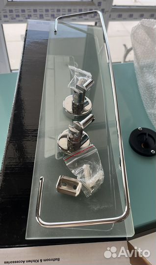 Зеркало 60 на 45 с полочкой