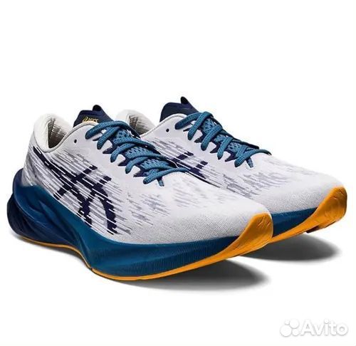 Беговые кроссовки Asics novablast 3