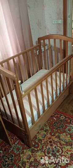 Детская кроватка маятник