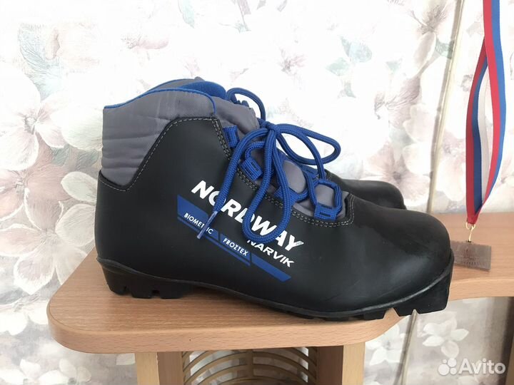 Лыжные ботинки