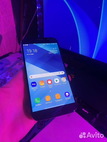 Samsung Galaxy A7 (2017) SM-A720F/DS, 3/32 ГБ