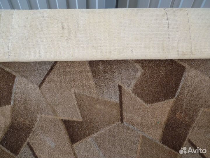 Палас б/у 2*2,3м