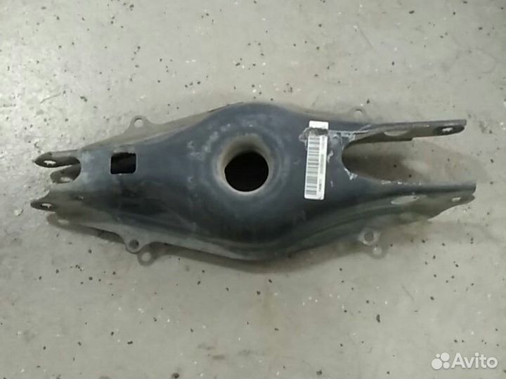 Рычаг задний левый нижний Mercedes W204