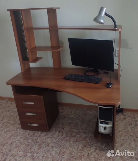 Компьютерный стол