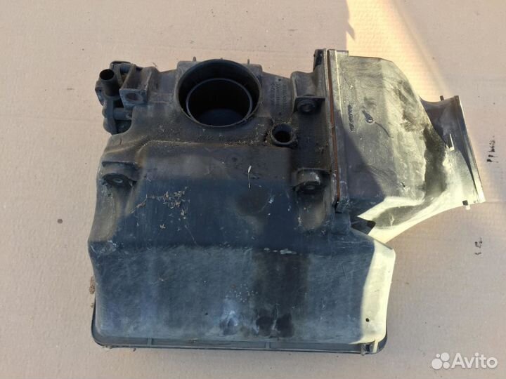 Корпус воздушного фильтра Рено Симбол 1,4 16V