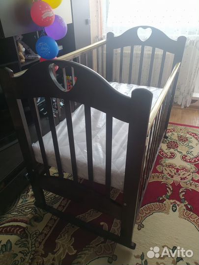 Детская кроватка