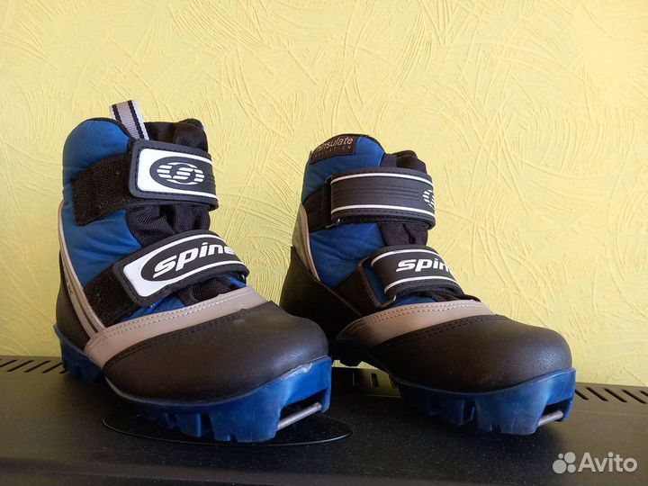 Лыжные ботинки детские 31 размер