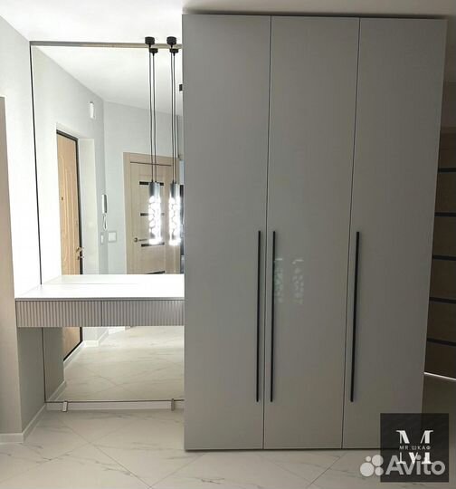 Шкаф распашной с фрезеровкой