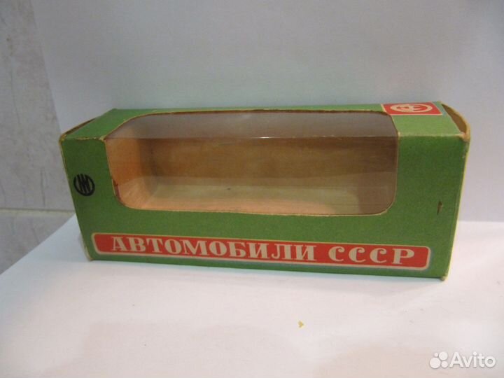 Оригинальная рисованная коробка от Москвич 403 А7