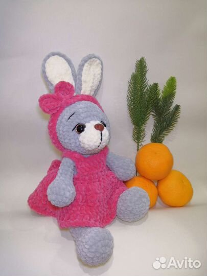 Зая из плюшевой пряжи