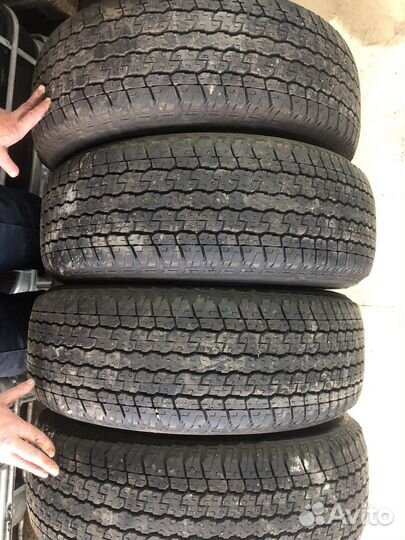 Bridgestone Dueler H/T 275/65 R17