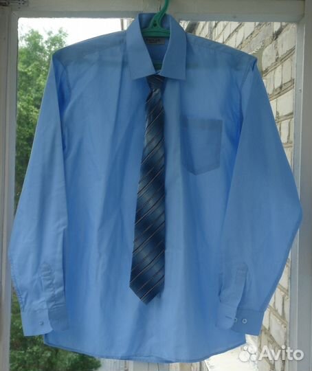 Рубашка голубая на мальчика-подростка