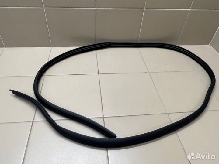 Уплотнитель двери задний левый Renault Sandero