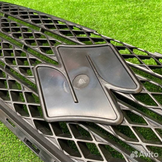 Решетка радиатора Suzuki Grand Vitara/ Escudo