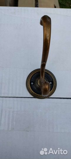 Крючок мебельный