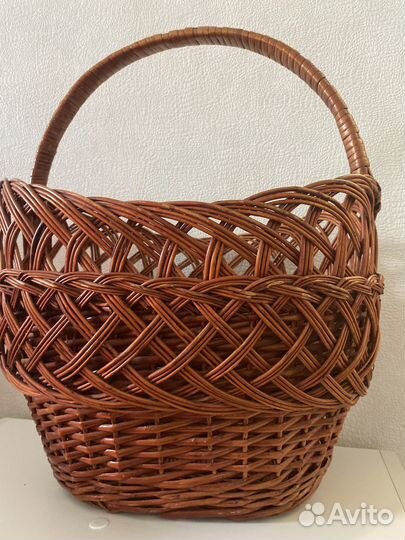 Корзина плетеная из ротанга