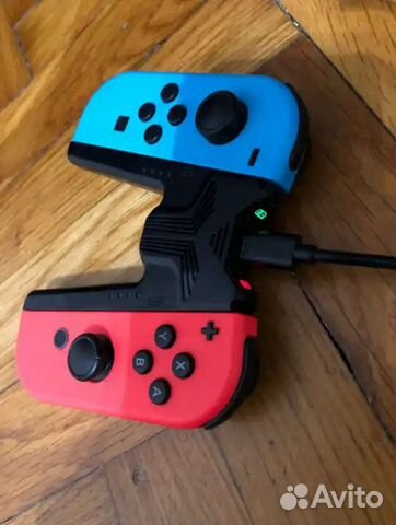 Подзарязающий держатель Joy Con/ Nintendo Switch