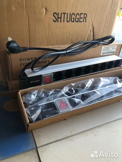 Shtugger блок розеток для стоек
