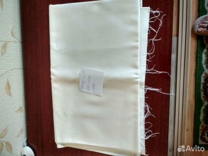 Отрез ткани на полотенце, юбку