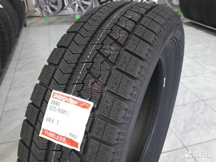 Bridgestone Blizzak VRX 225/60 R17