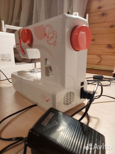Швейная машина Aurora 525