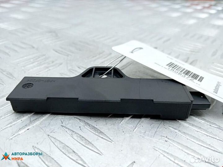 Усилитель антенны BMW 5 F07/F10/F11 рест. 2015