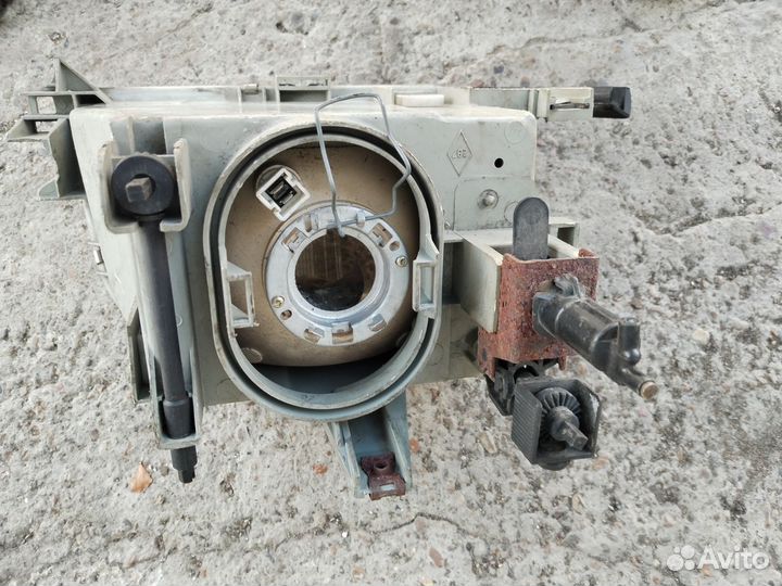 Фара левая Рено Клио 1