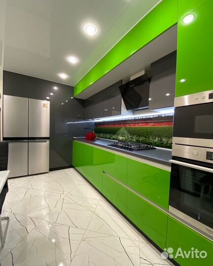 Кухня на заказ с доводчиками в Челябинске