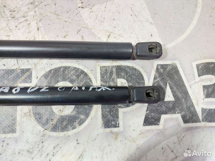 Амортизатор крышки багажника Audi A8 D2