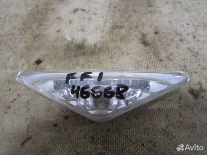 Повторитель на крыло белый Ford Focus I 1998-2005