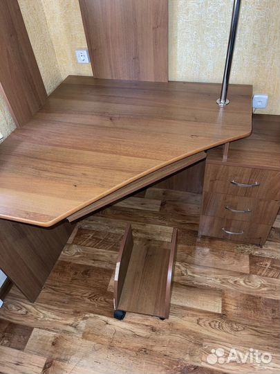 Стол компьютерный угловой б/у