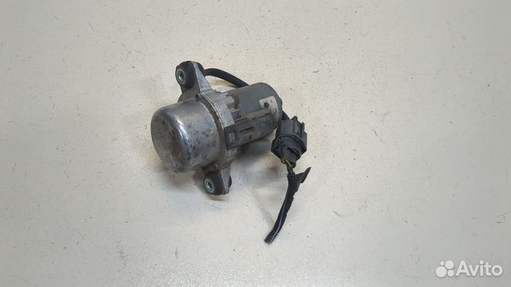 Насос вакуумный Volvo XC90, 2006