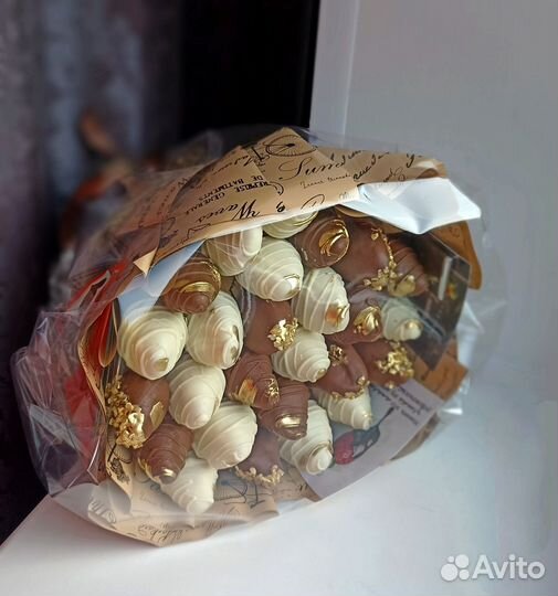 Клубника в шоколаде букеты