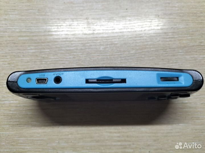 Портативная игровая приставка 16 bit