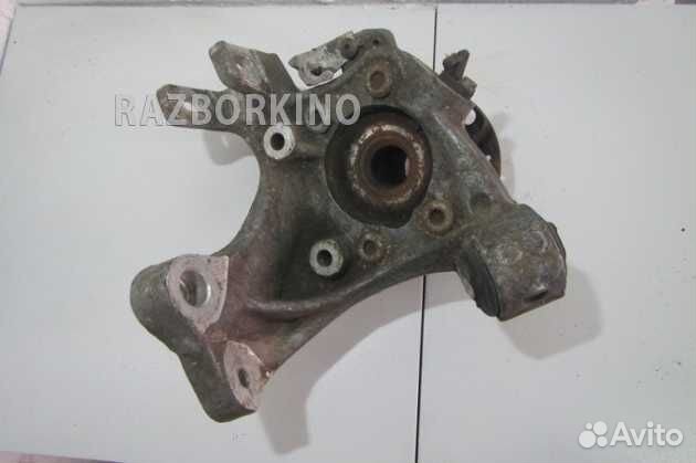 Кулак задний левый 4F0505433E